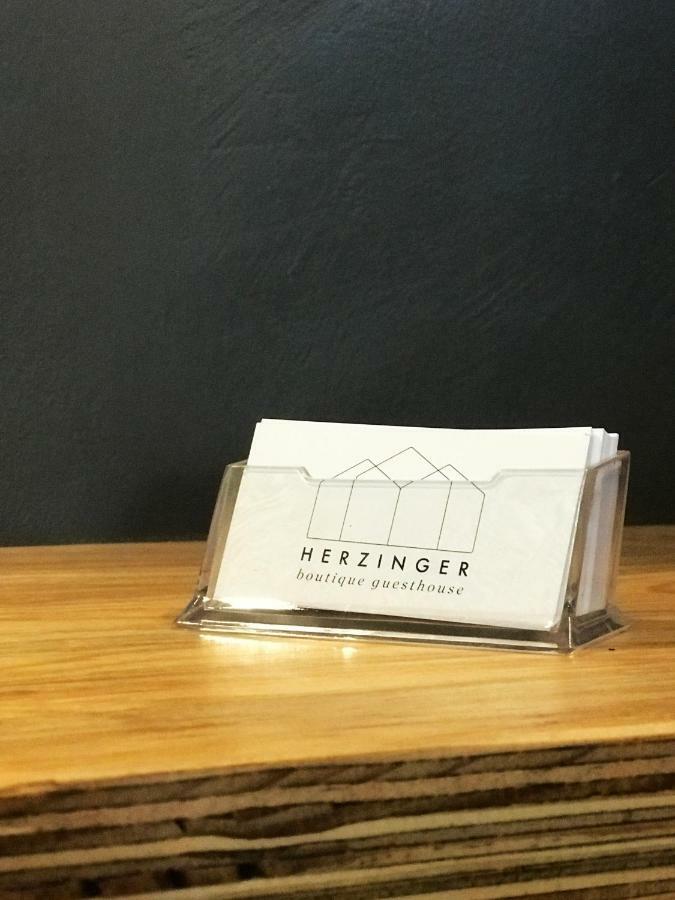Herzinger Boutique Guesthouse Klein Windhoek Exteriör bild